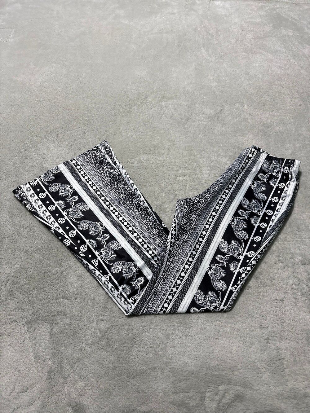 Casual pants black white high waisted flare leggings floral vintage Y2K 2000's